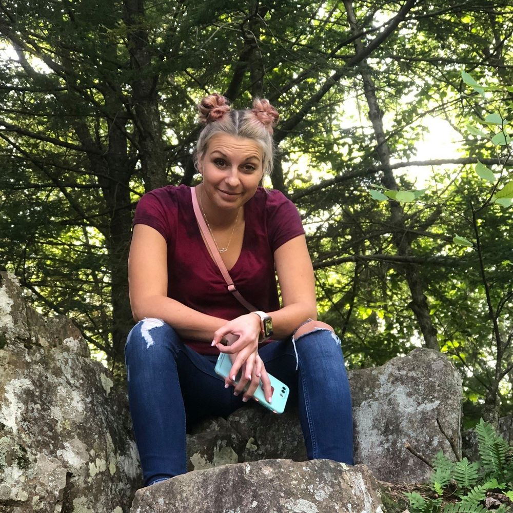 Meet your Posher, Adrienne